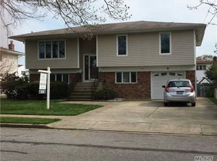 154 N Hickory St, Massapequa, NY 11758