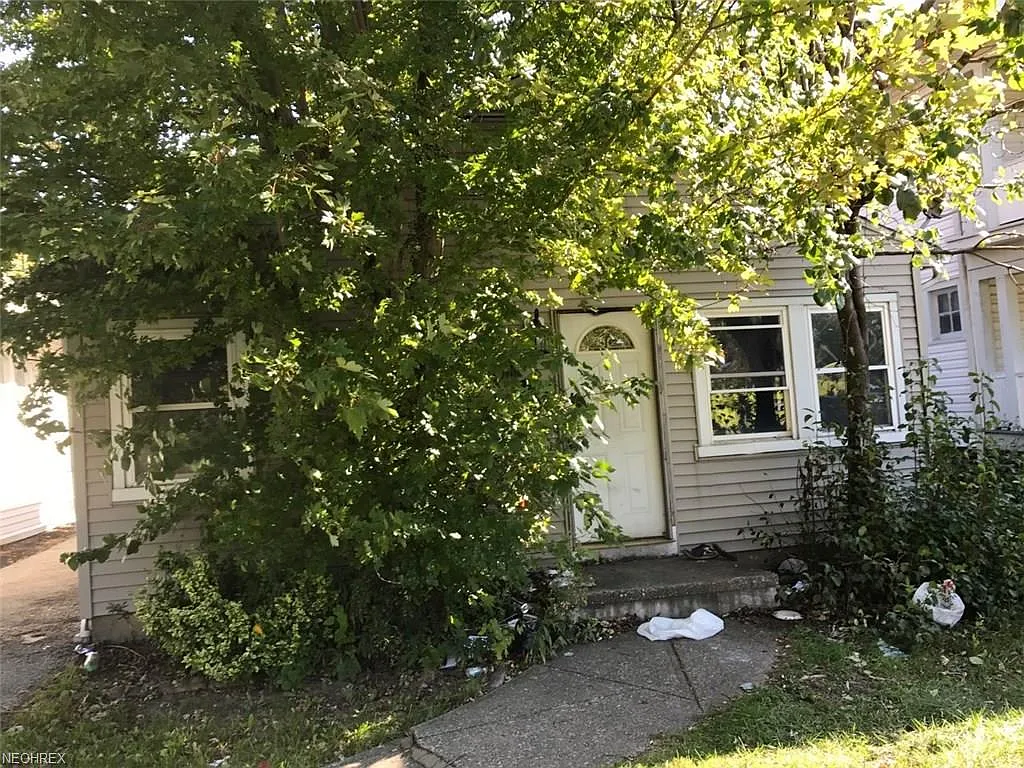 1115 E 171st St photo 1