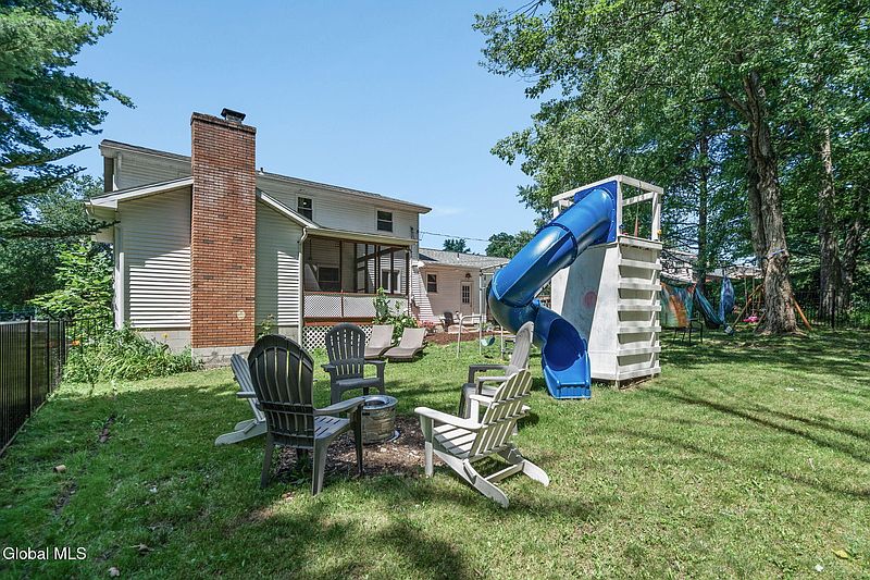 4th image of 29 Yolanda Drive