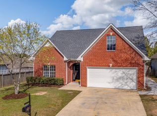 413 Waterford Dr, Calera, AL 35040