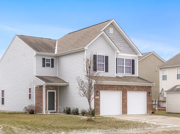2583 Shadow Bend Dr, Columbus, IN 47201