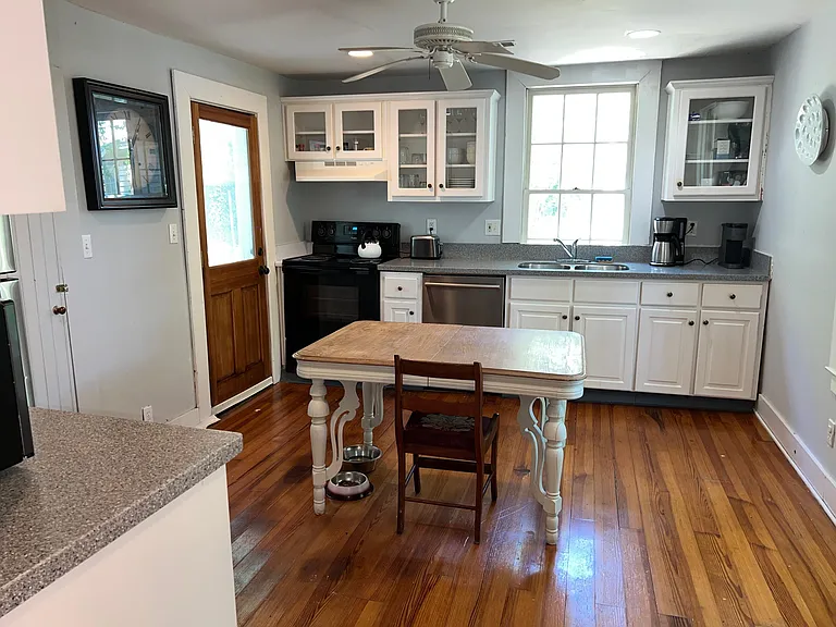 524 Colleton Ave SE — Photo 7