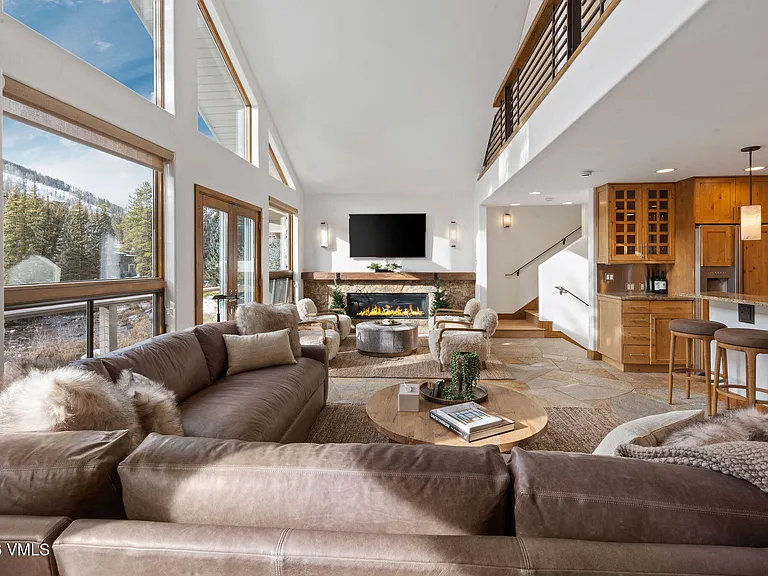 132 W Meadow Dr — Photo 17