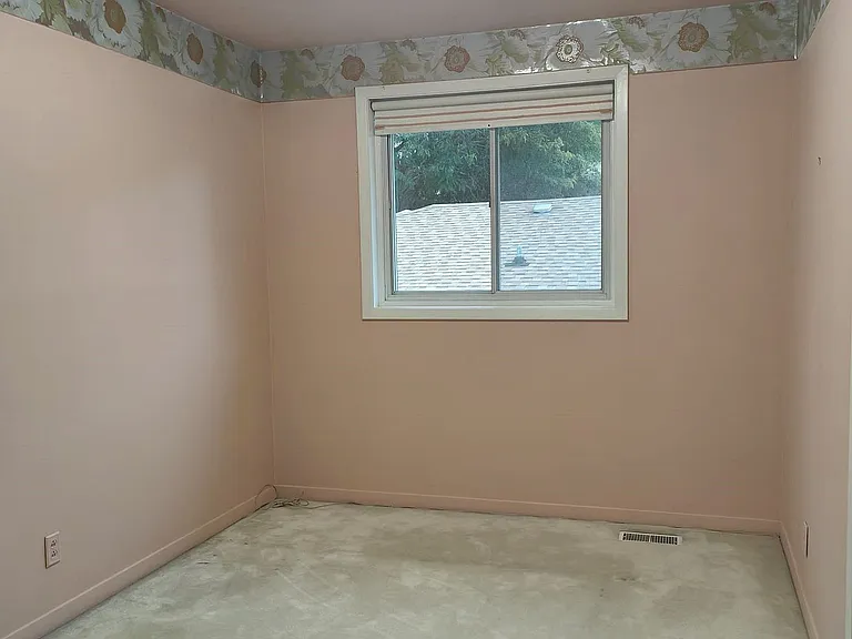 85 Shaughnessy Blvd #WHOLE HOUSE — Photo 12