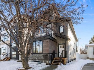 7509 Rowland Rd NW, Edmonton, AB T6A3V9