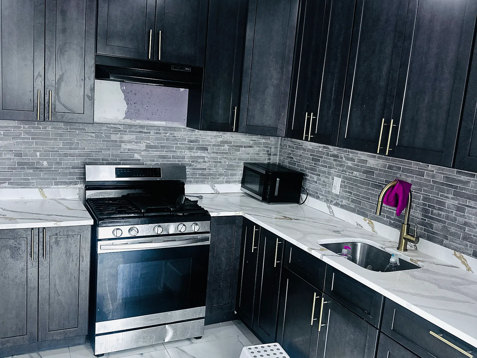 3 bed, 1500 sqft, $2,300 — Photo 1