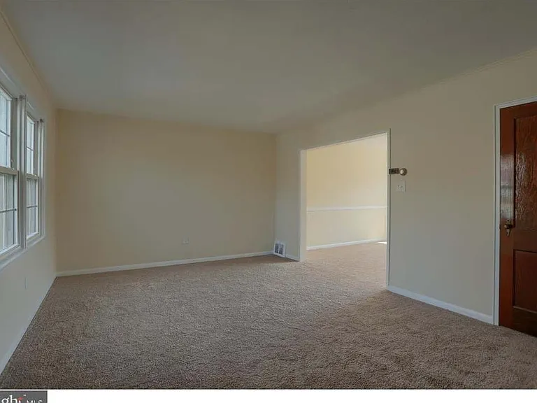 205 Sycamore Rd — Photo 4