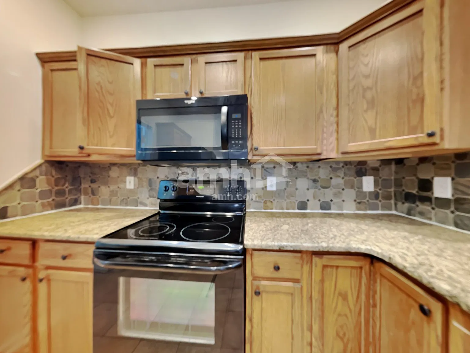 3 bed, 2.5 bath, 1470 sqft, $2,025 — Photo 4