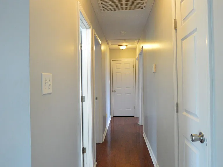 107 Esquire Dr — Photo 11