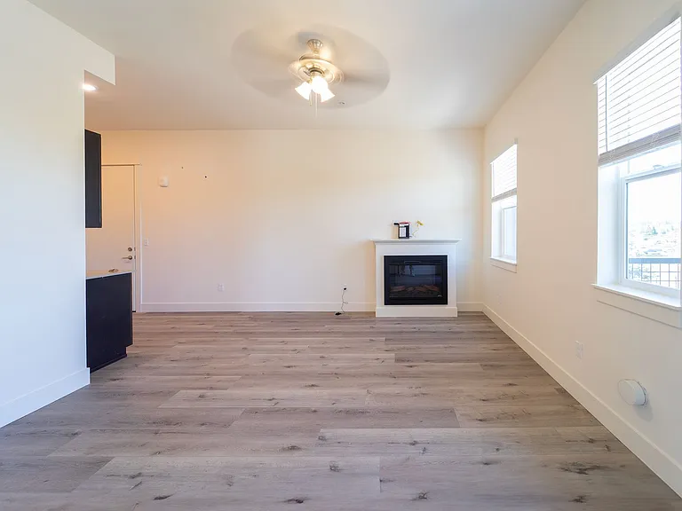 Capitol Hill Apartments — Photo 142