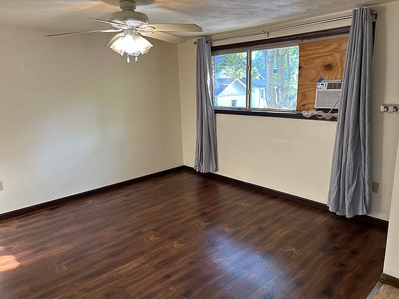 3rd image of 719 Sterling Ave APT C-4