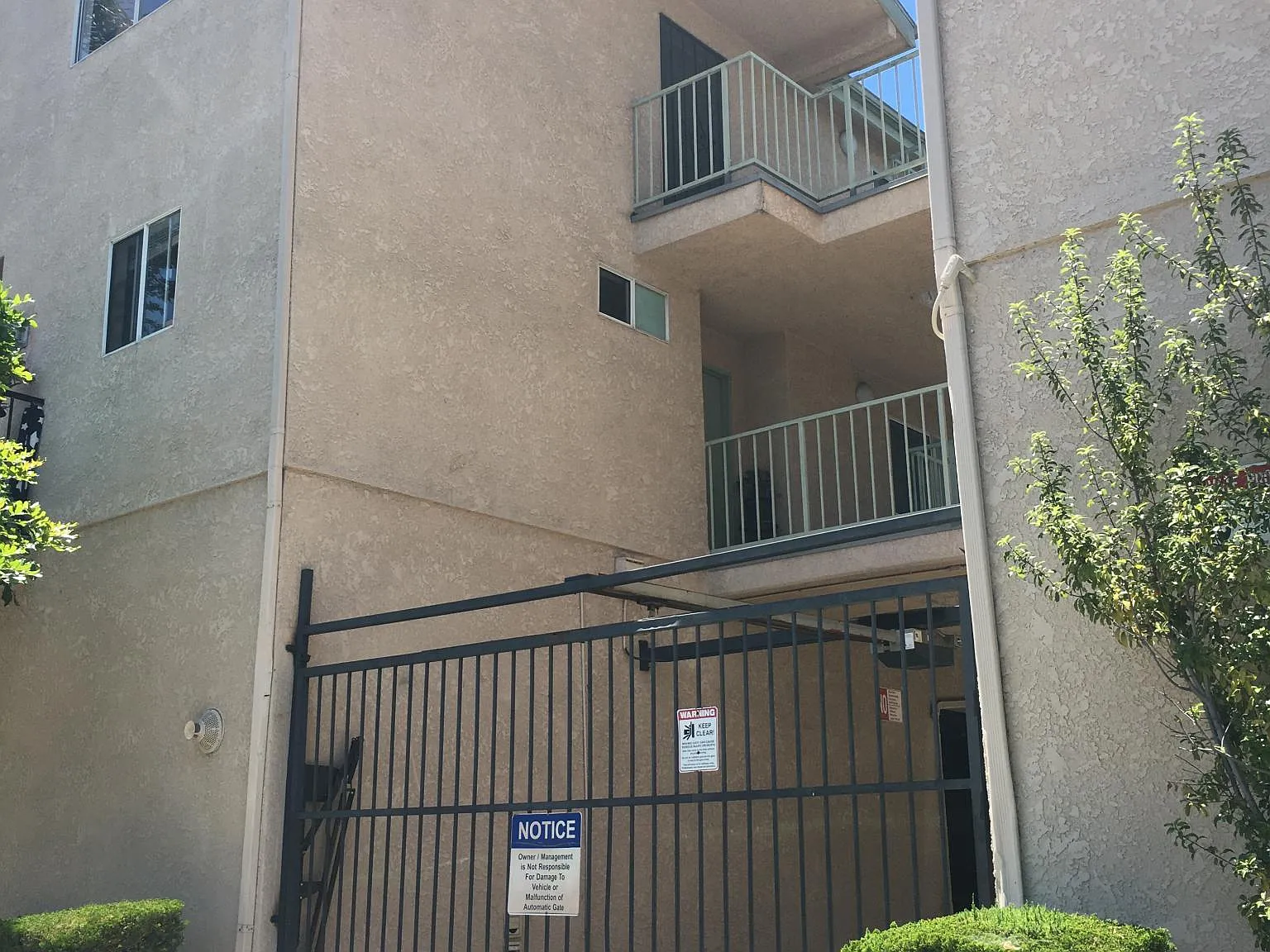 2 bed, $2,025 — Photo 3