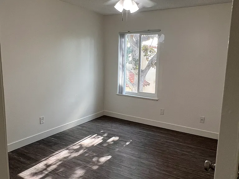 Knotty Apartments — Photo 27