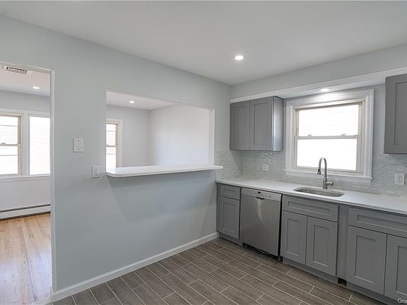 5th image of 256 Columbus Ave
