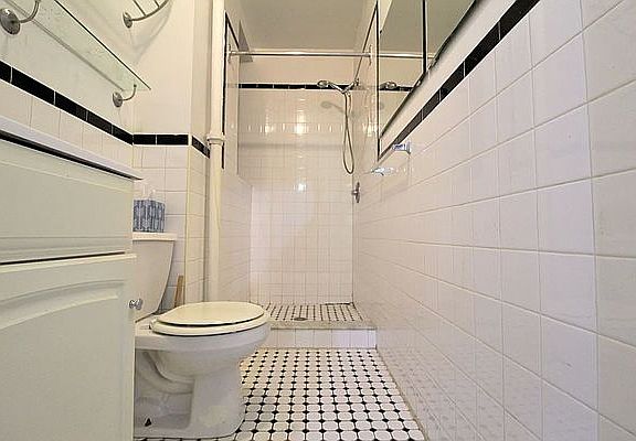 4th image of 118 E 102nd St #A