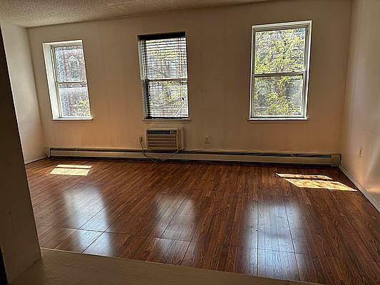 3rd image of 8 E 118th St APT 3