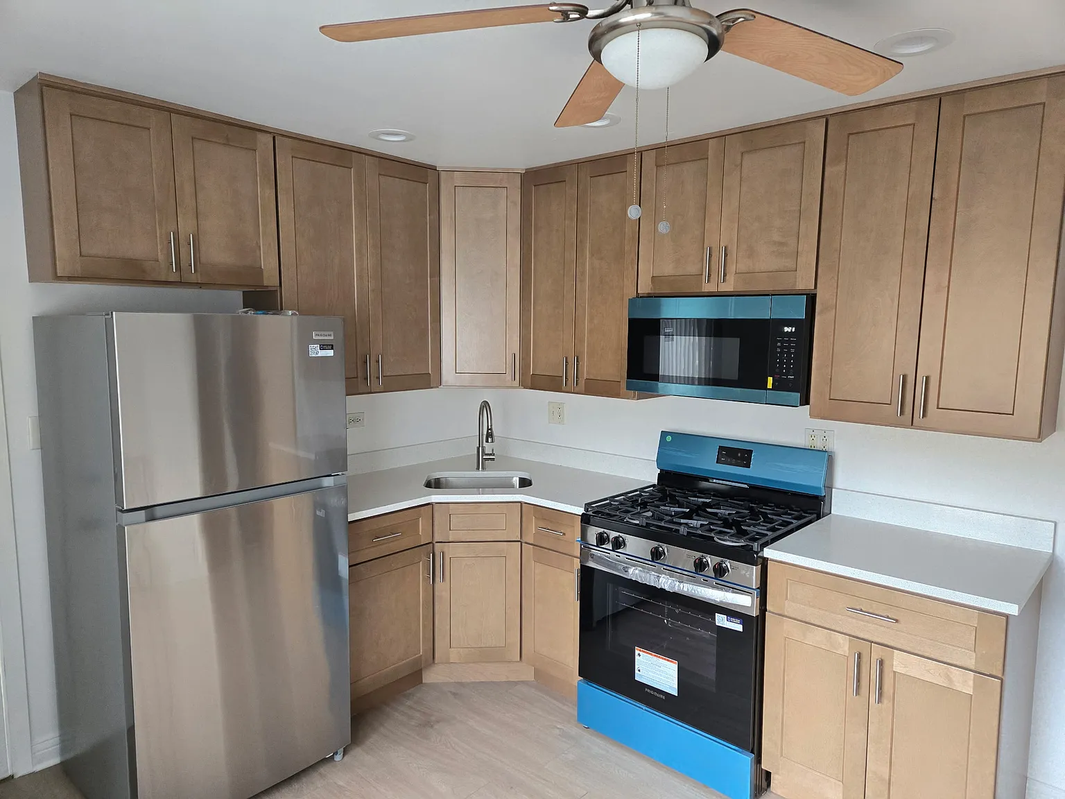 2 bed, 900 sqft, $1,700 — Photo 3