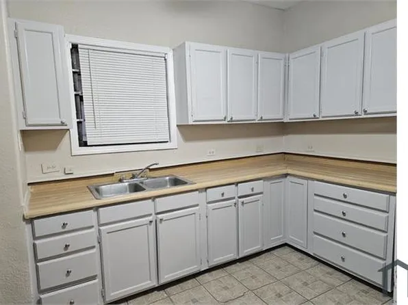 201 E Dullnig Ct, San Antonio, TX