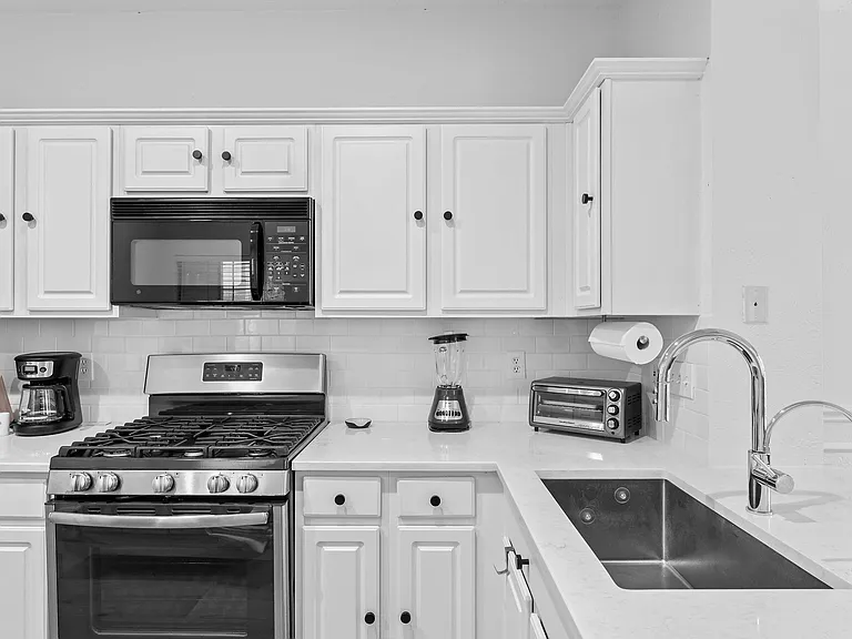 7 S Avonlea Cir — Photo 16