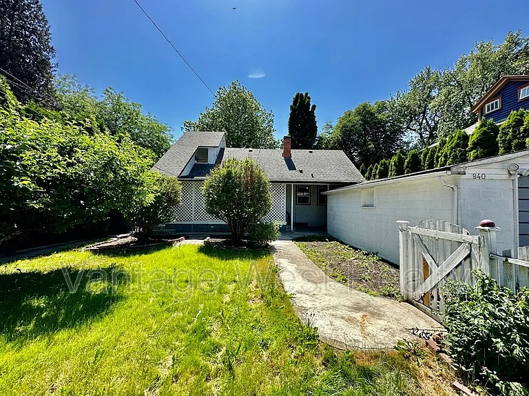 840 Bernard Ave — Photo 37