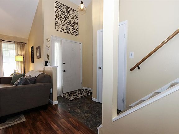 3rd image of 8170 Pepperwood Dr