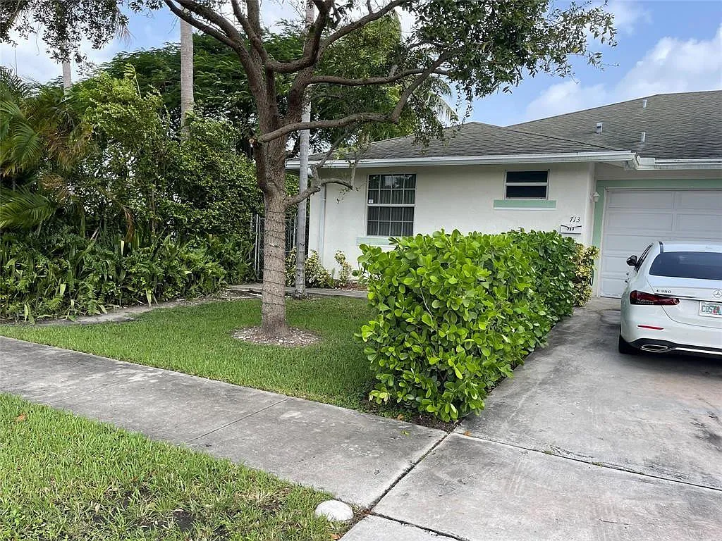 2 bed, 2.0 bath, 2936 sqft, $2,500 — Photo 2
