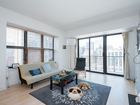 5th image of 41 E 8th St APT 1407B