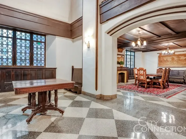 320 East 42nd Street 2517 image 11 of 12