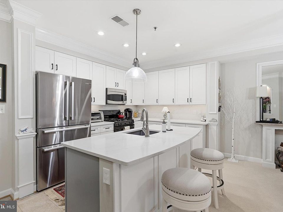 1st image of 10328 Sager Ave Unit 403