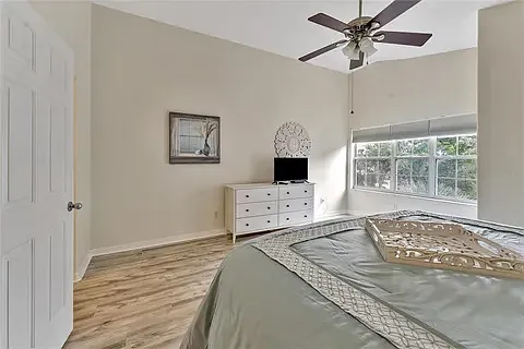 100 Palm Harbor Pkwy — Photo 24