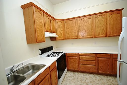 5th image of 1240A Page St