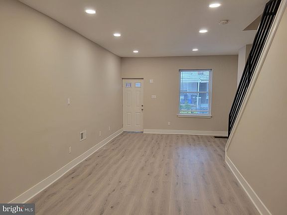 4th image of 5852 Walton Ave