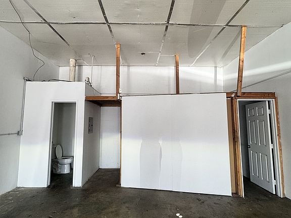 4th image of 2302 Cabrera Ave #2320