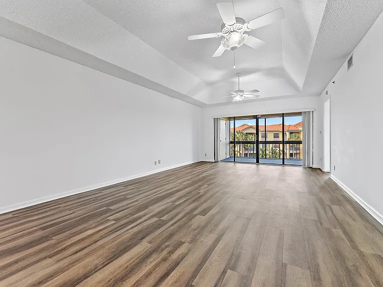 700 Uno Lago Dr #404 — Photo 9