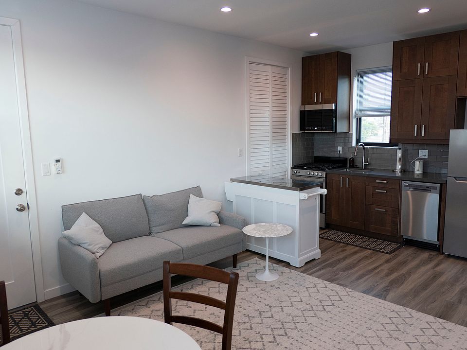 1st image of 3939 S Centinela Ave #B