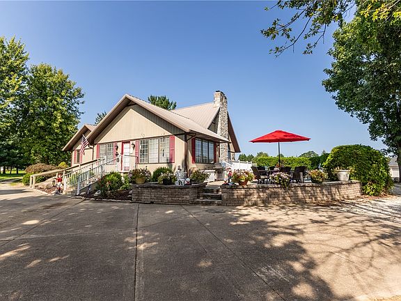 2nd image of 4711 Peters Rd