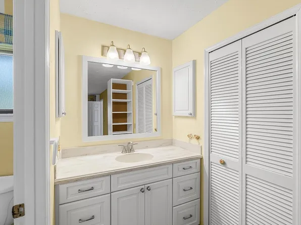 723 Timber Ridge Trail SW #B, Vero Beach, FL 32962