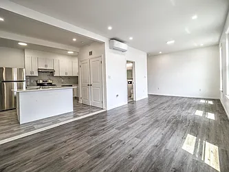 17 Kearny Avenue, #2