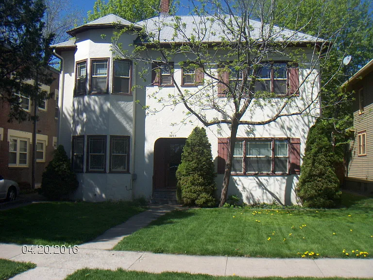 1904 3rd St — Photo 2