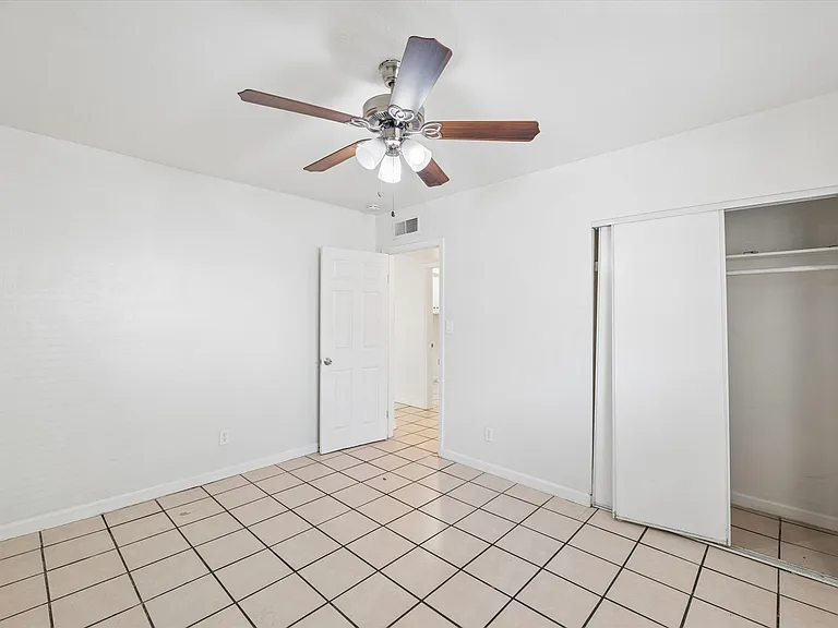 2133 W Adams St #3 — Photo 24