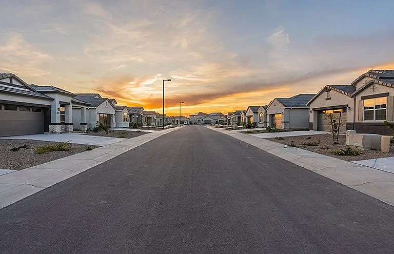 Broadway North at Estrella Vista — Photo 20