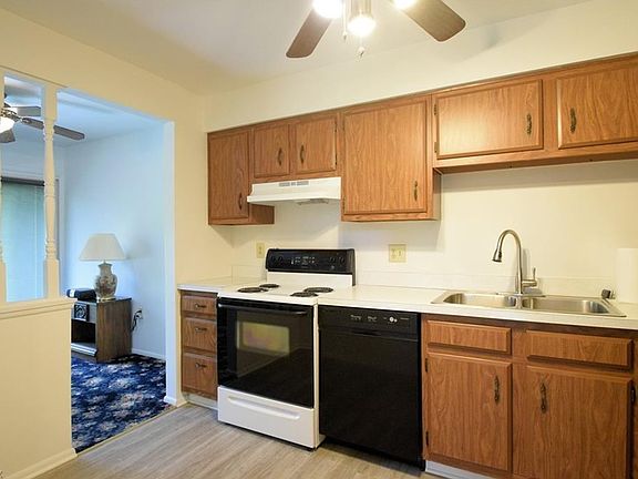 3rd image of 7362 Creekwood Dr #9A