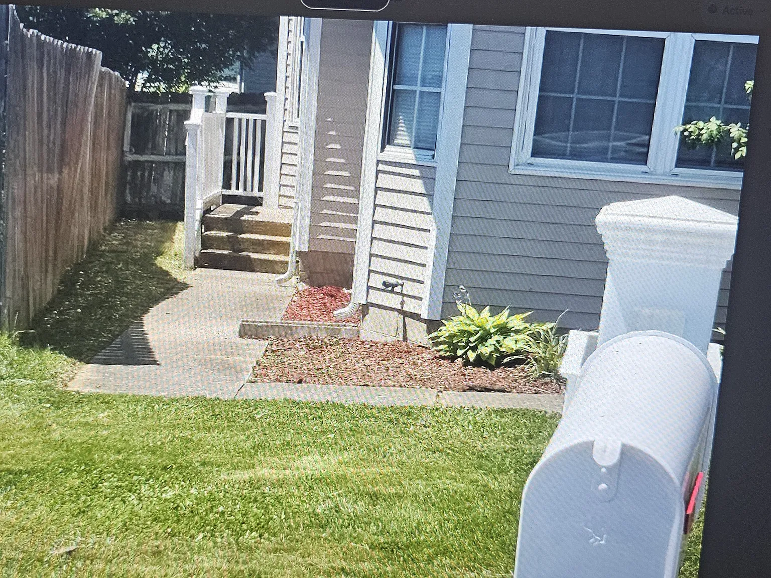 3 bed, 1029 sqft, $1,500 — Photo 2