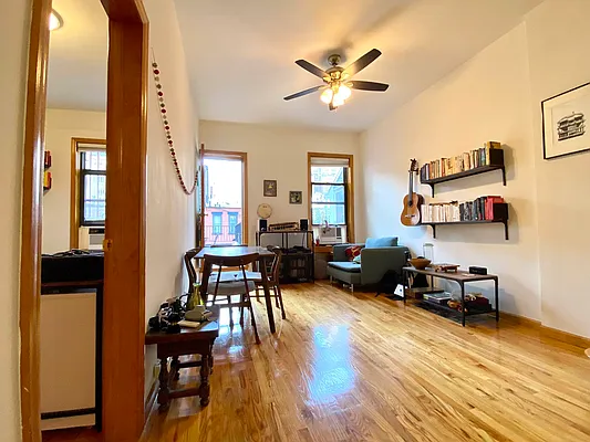 Rented by Harris Philip NYC | media 33