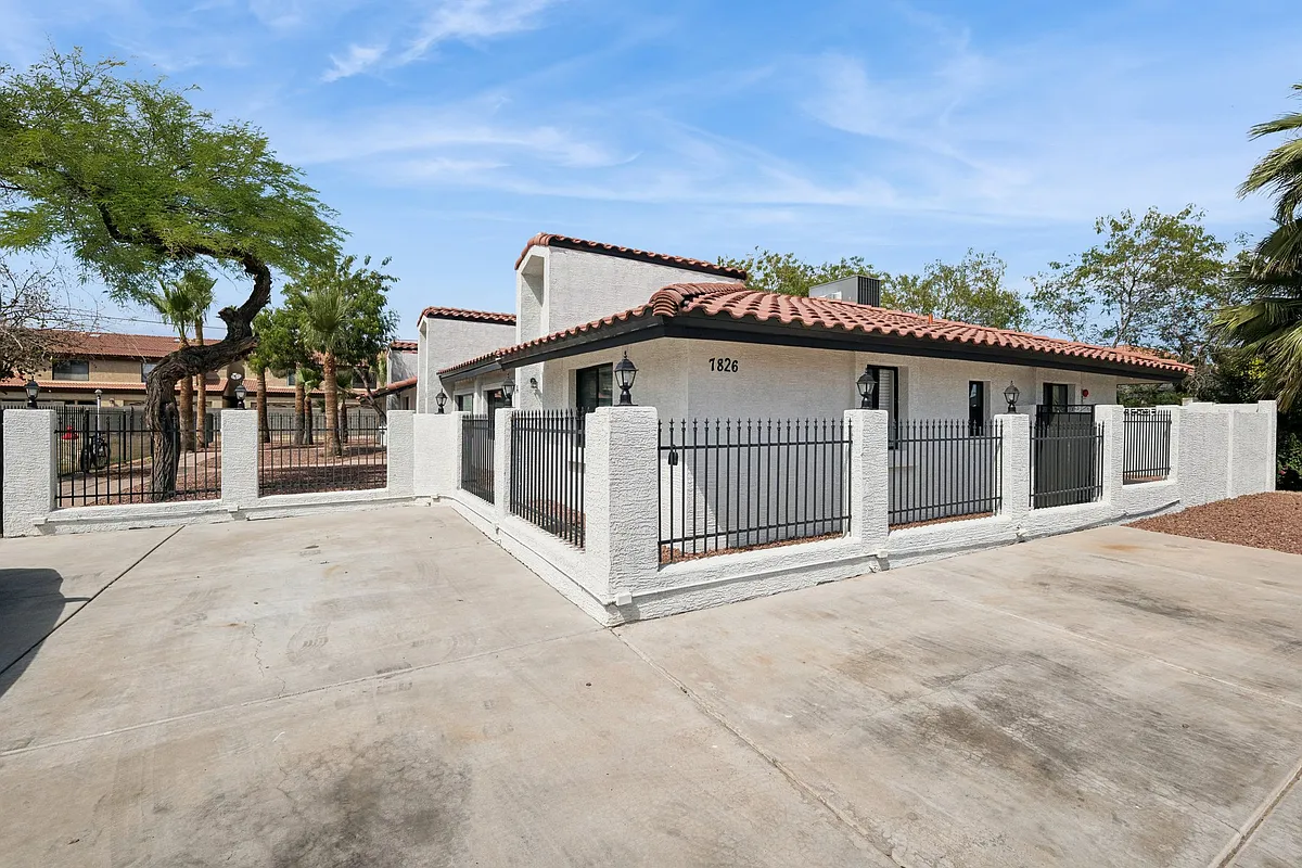 Building Photo - 7826 E Heatherbrae Ave #A