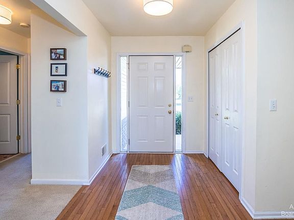 3rd image of 4762 N Ashford Way