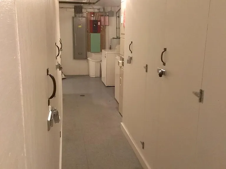 BUILDING STORAGE
