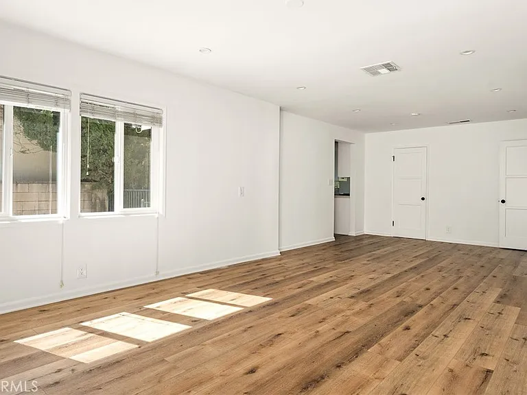 5840 Allott Ave — Photo 11