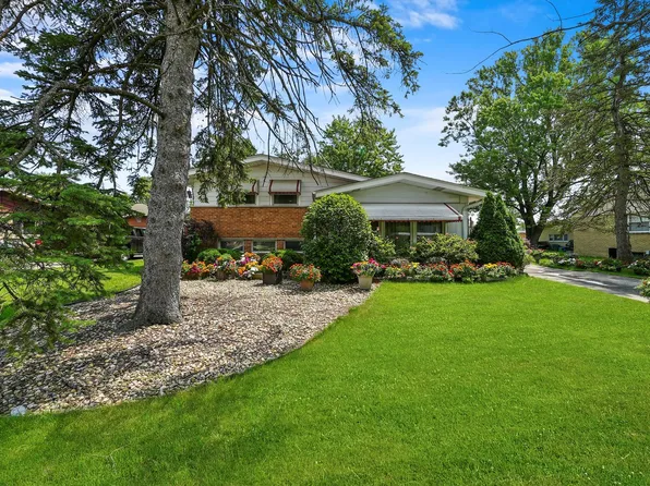 185 Joyce Ln, Chicago Heights, IL 60411