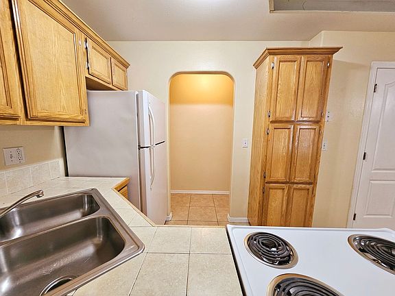 5th image of 722 Sonesta Ct APT C